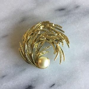 Vintage Pearl Feathers Brooch